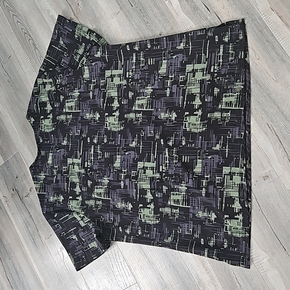 Cherokee infinity top scrub  color green and black size xl - Picture 3 of 6